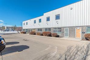 Over 4700 sq ft , perfect facility for a food production or food storage , shipping area with 2...